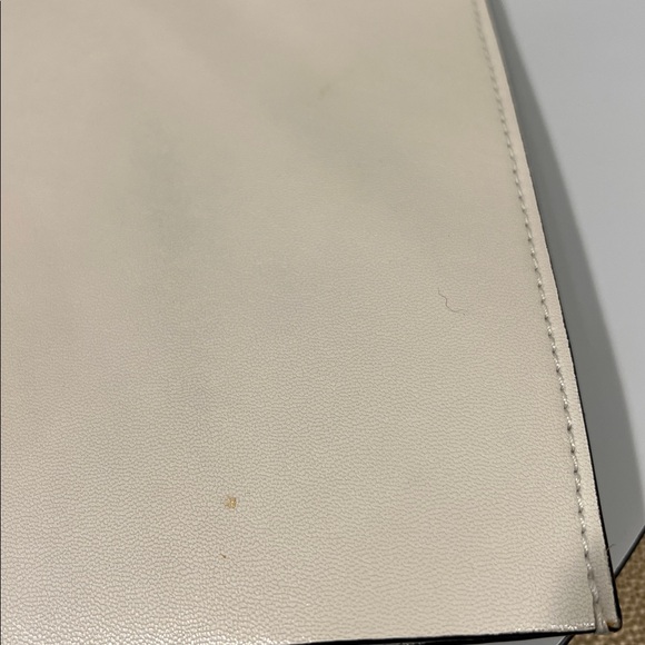 RED Valentino White Leather Heart Crossbody Bag - Picture 11 of 13